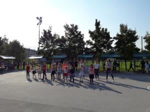 Skupina Pleši z mano. 